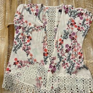 Floral Lace Trim kid’s Top size 6